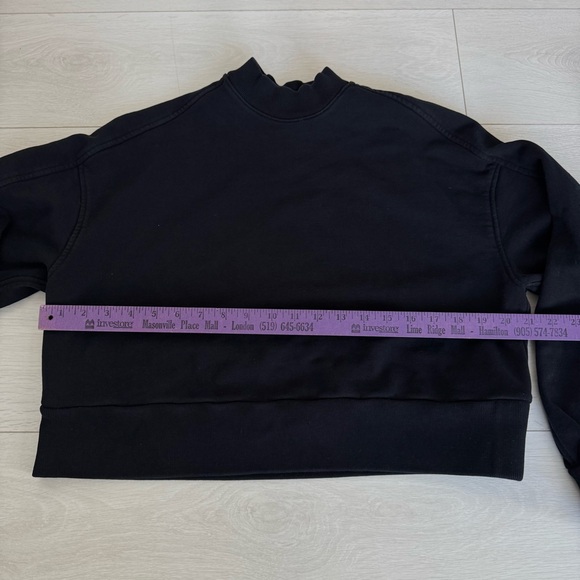 Everlane Mock Neck Cropped Sweatshirt - Picture 4 of 6
